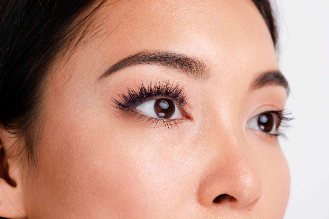 The Secret to Fuller Lashes and Bolder Brows: Why Castor Oil Eyelash Serum Is a Must-Have in Your Beauty Routine